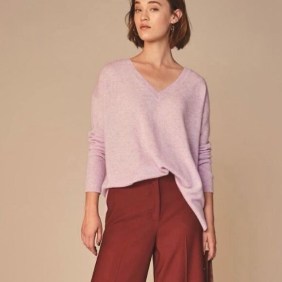 Halogen 100% Cashmere Lilac Relaxed fit V neck Sweater
Size Medium - Picture 1 of 12